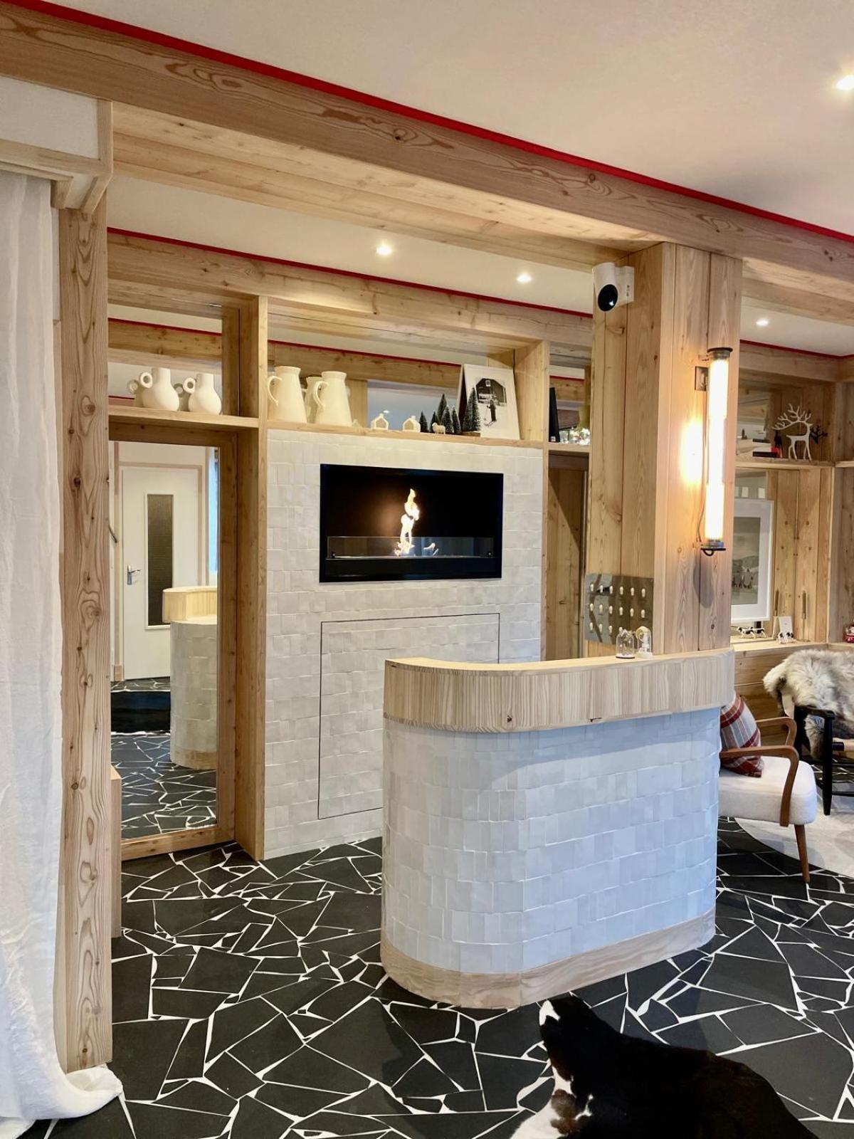 Hotel Le Caprice Des Neiges Комбо Екстериор снимка
