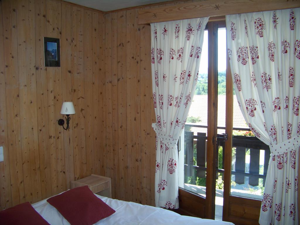 Hotel Le Caprice Des Neiges Комбо Екстериор снимка